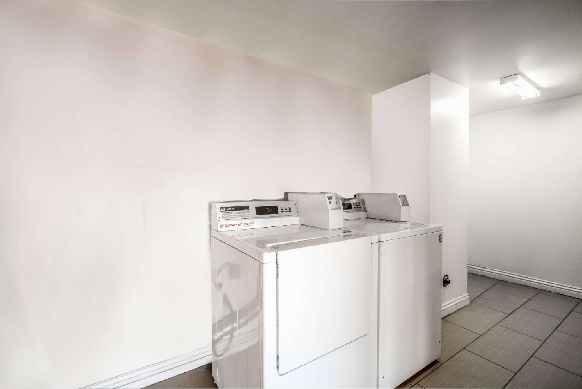 Travelodge Inn & Suites By Wyndham Bell Los Angeles Area Buitenkant foto