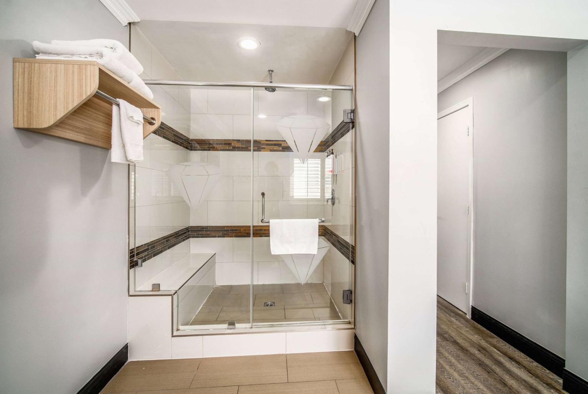 Travelodge Inn & Suites By Wyndham Bell Los Angeles Area Buitenkant foto