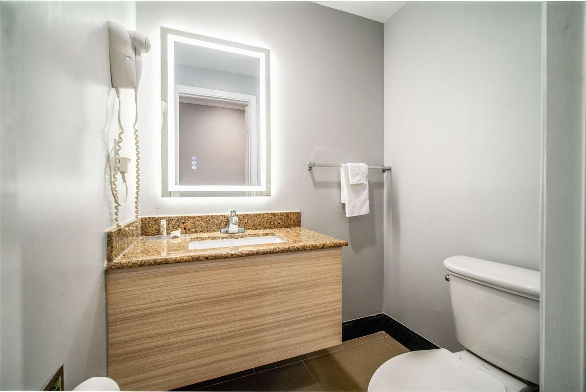 Travelodge Inn & Suites By Wyndham Bell Los Angeles Area Buitenkant foto