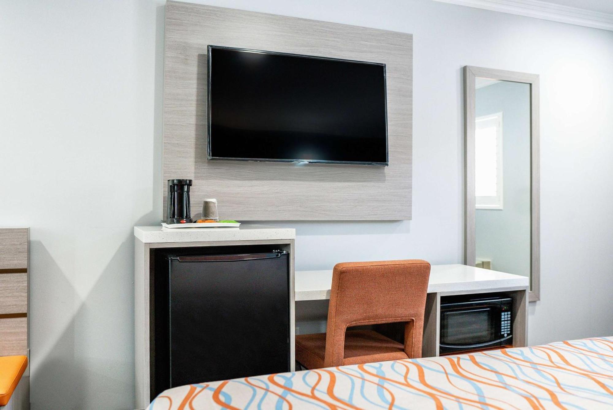 Travelodge Inn & Suites By Wyndham Bell Los Angeles Area Buitenkant foto