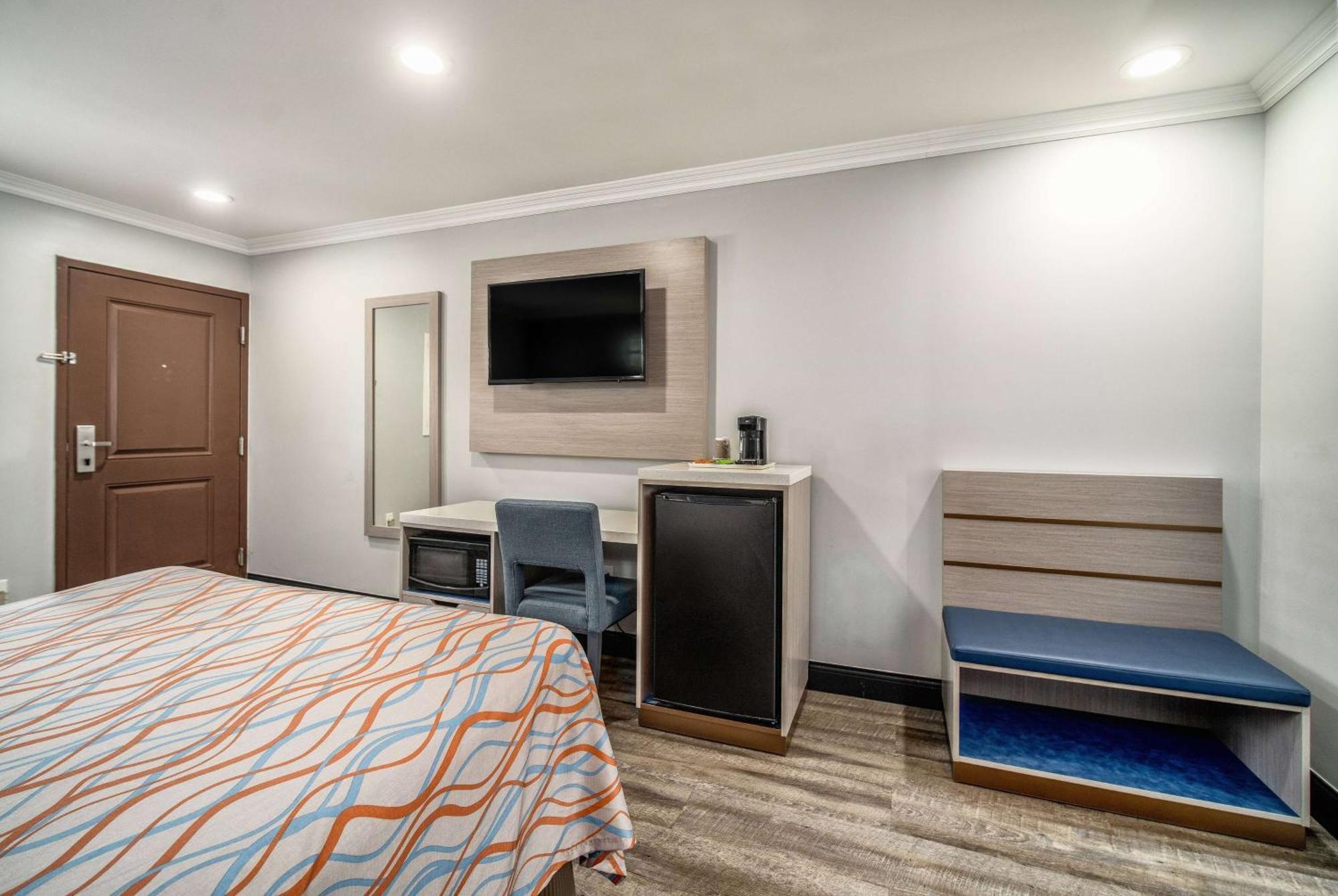 Travelodge Inn & Suites By Wyndham Bell Los Angeles Area Buitenkant foto